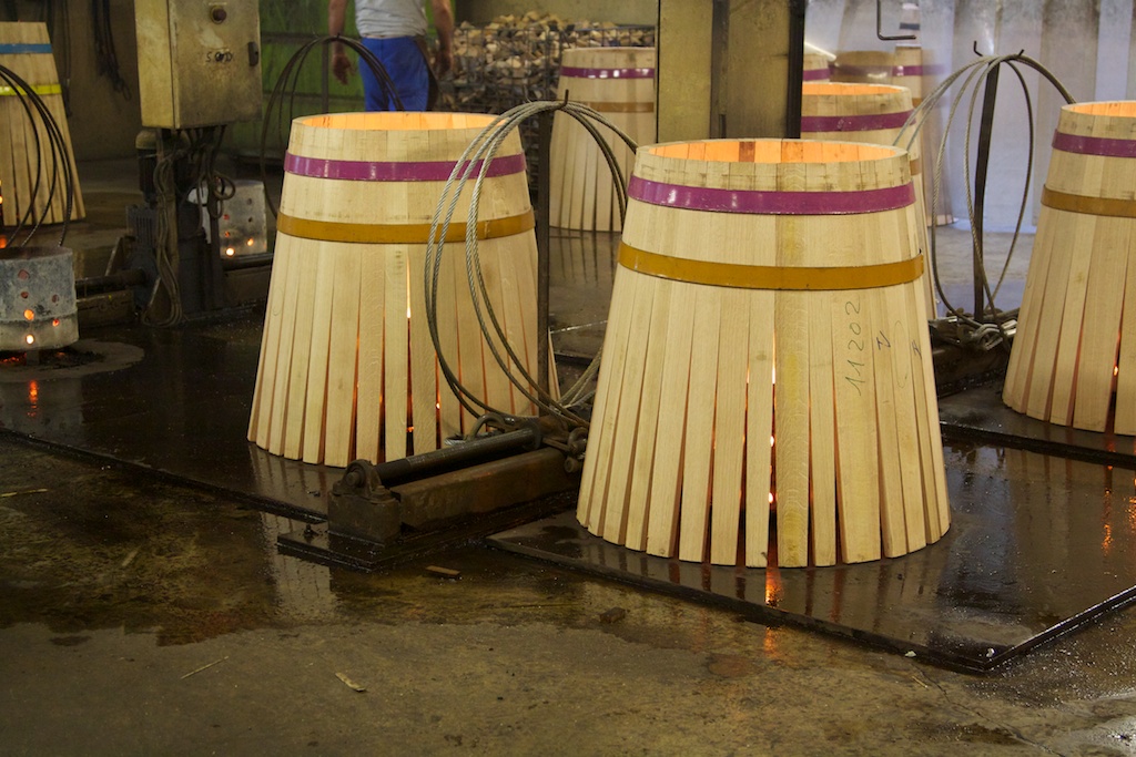 Charring oak barrels
