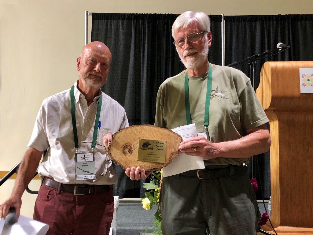 Eike Jablonski Award presented by Shaun Haddock received by Guy Sternberg