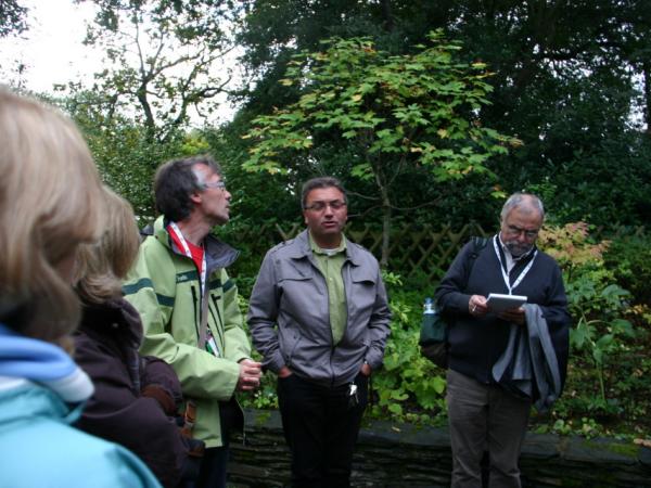 27/09/12. Arboretum Allard. Tour leader, T. Lamant (at left). Photo: L. Kenyon.