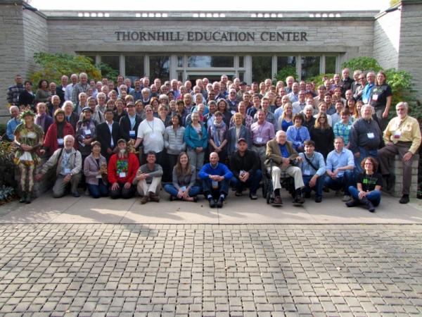 Conference participants gathered in front of the Thornhill Education Center - Photo: G. Sternberg